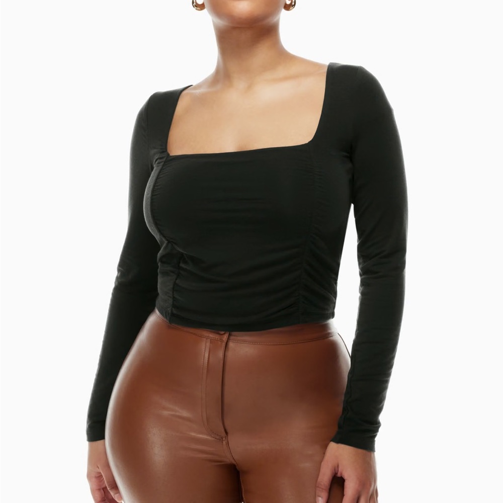 Aritzia Wilfred Lydia Crop